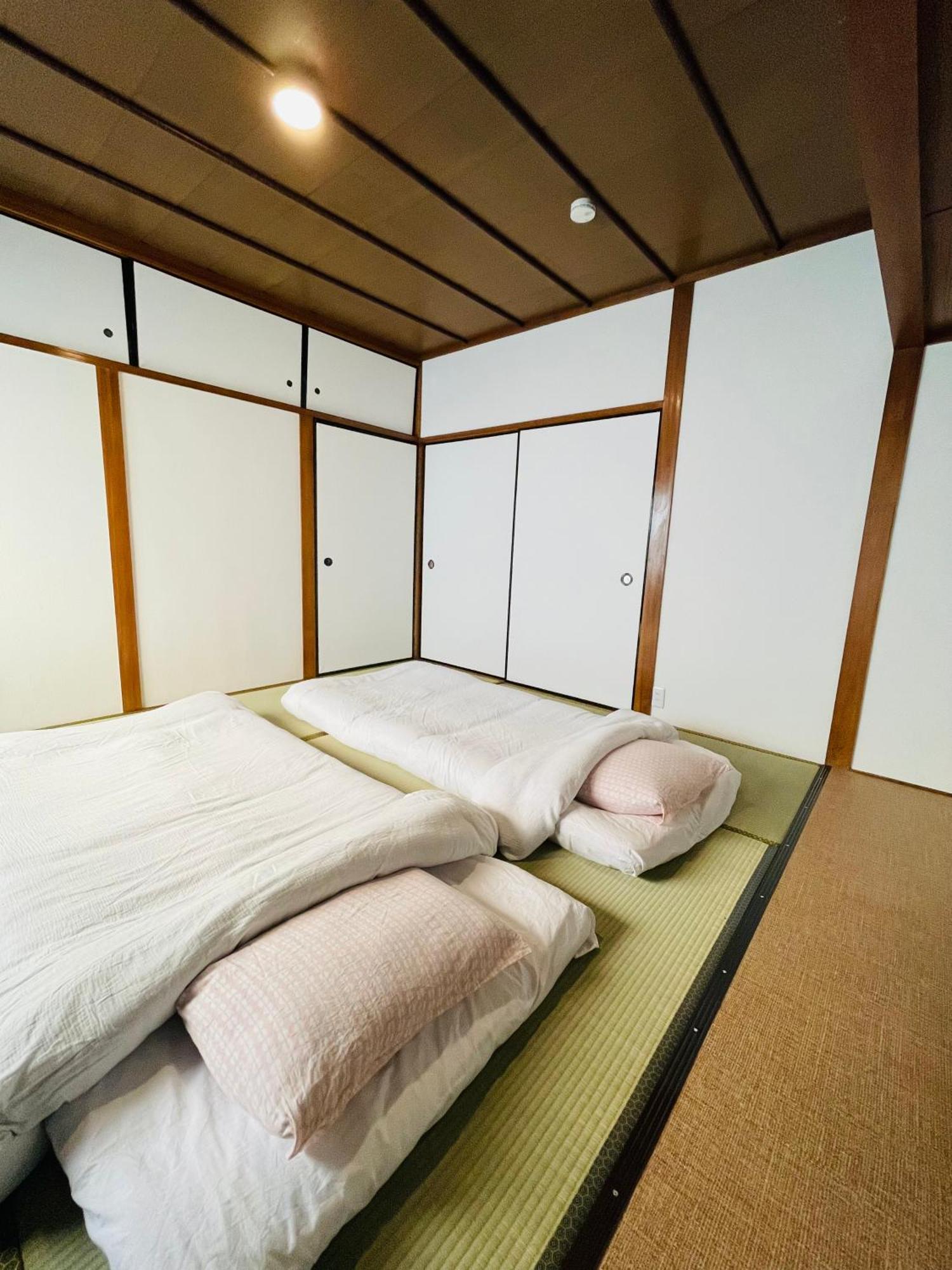 Апартаменти Namba Shinsaibashi 10 Mins Osaka Castle　East Екстер'єр фото