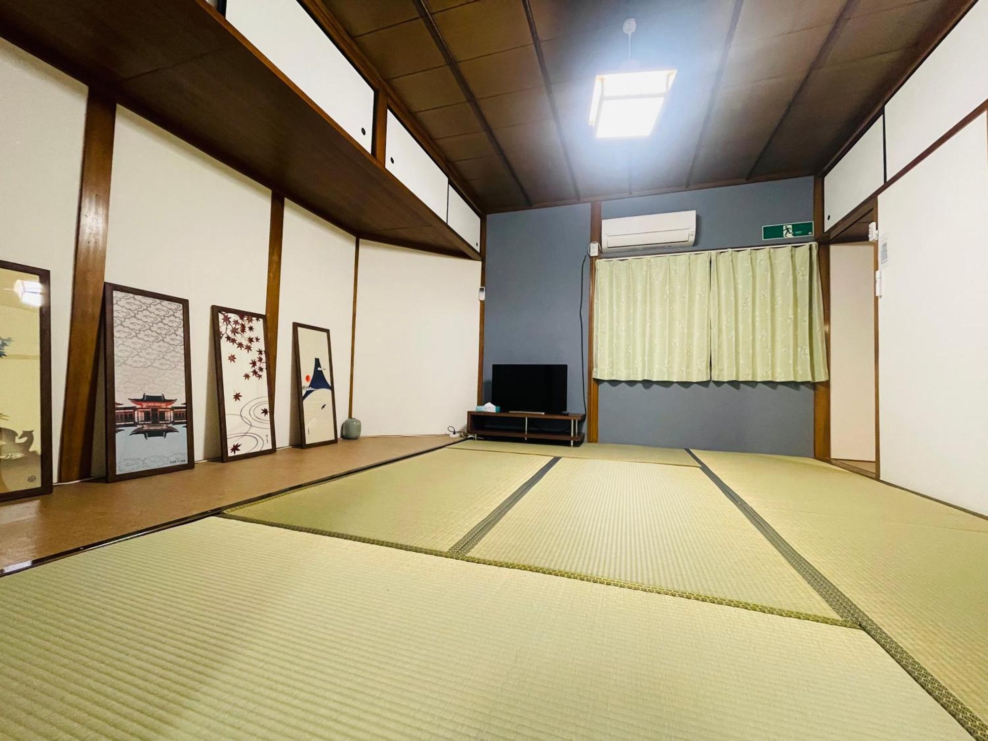 Апартаменти Namba Shinsaibashi 10 Mins Osaka Castle　East Екстер'єр фото