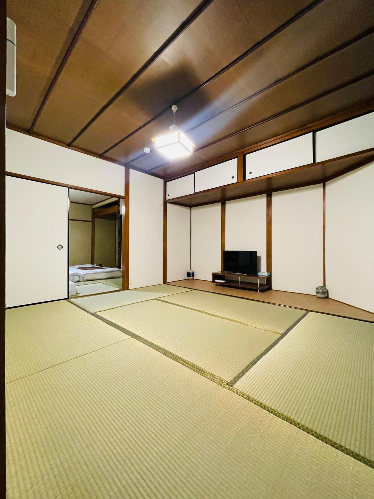 Апартаменти Namba Shinsaibashi 10 Mins Osaka Castle　East Екстер'єр фото